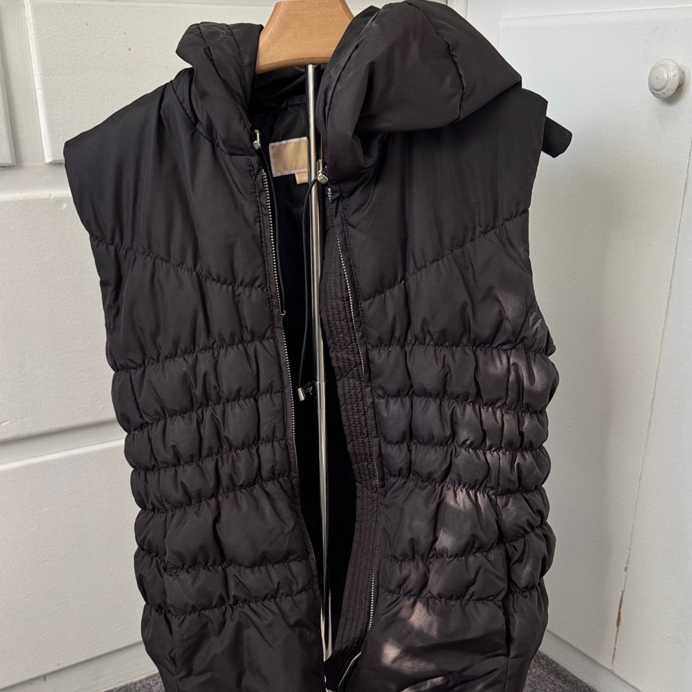 Michael Mora Black Puffer Vest with Hood size small women’s